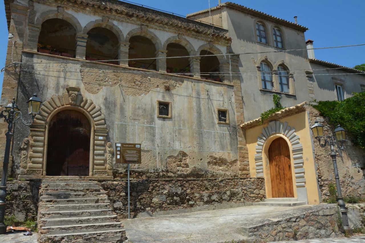 Palazzo Jannoni Holiday Sant'Andrea Apostolo dello Ionio Exterior photo
